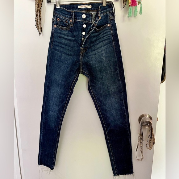 🤩👖 Levi’s Wedgie Skinny 25 women’s dark wash jeans worn once 👖🤩 denim - Picture 2 of 10